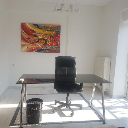 Nn Larisa Deluxe Apartment Екстериор снимка