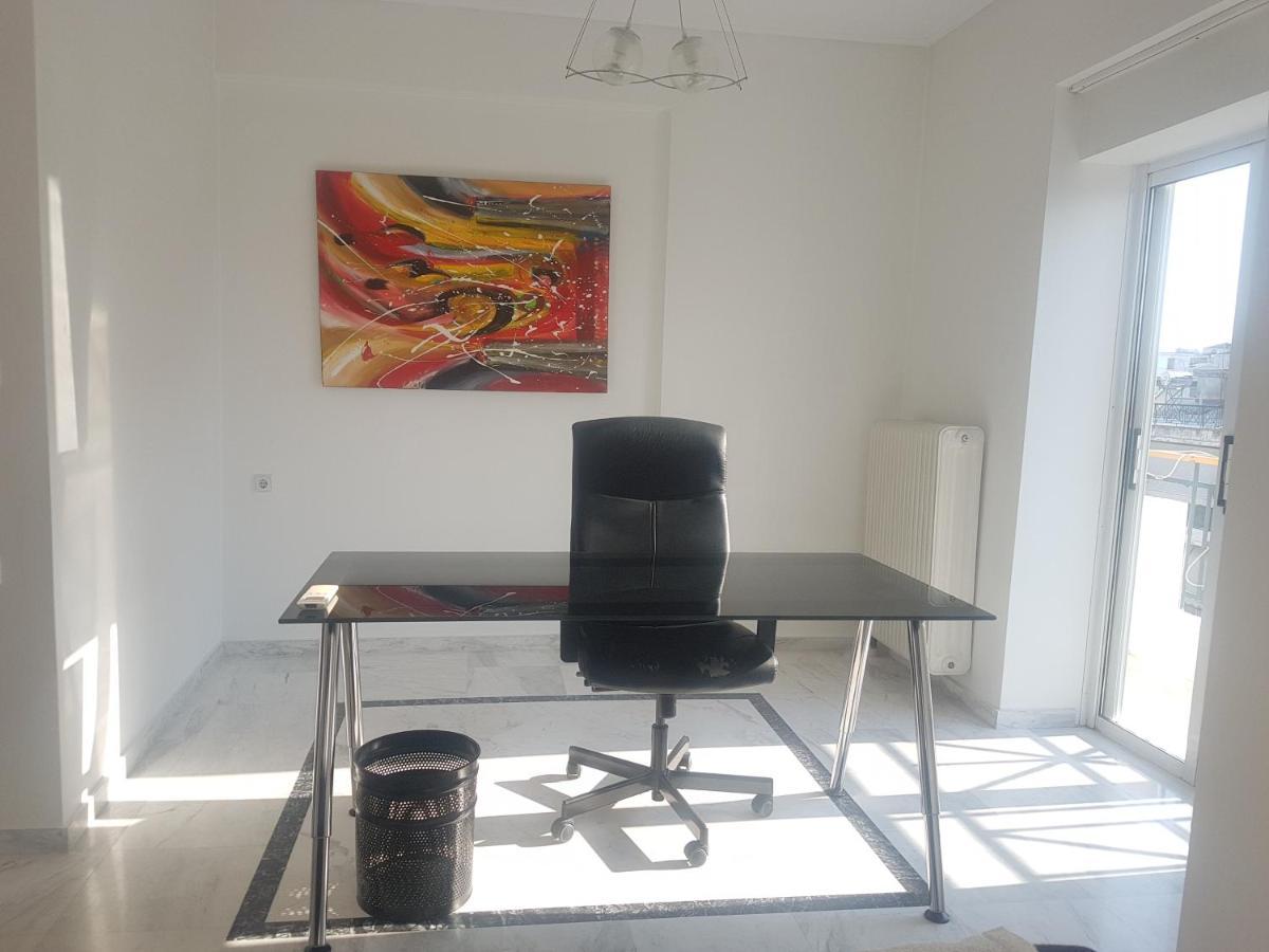 Nn Larisa Deluxe Apartment Екстериор снимка